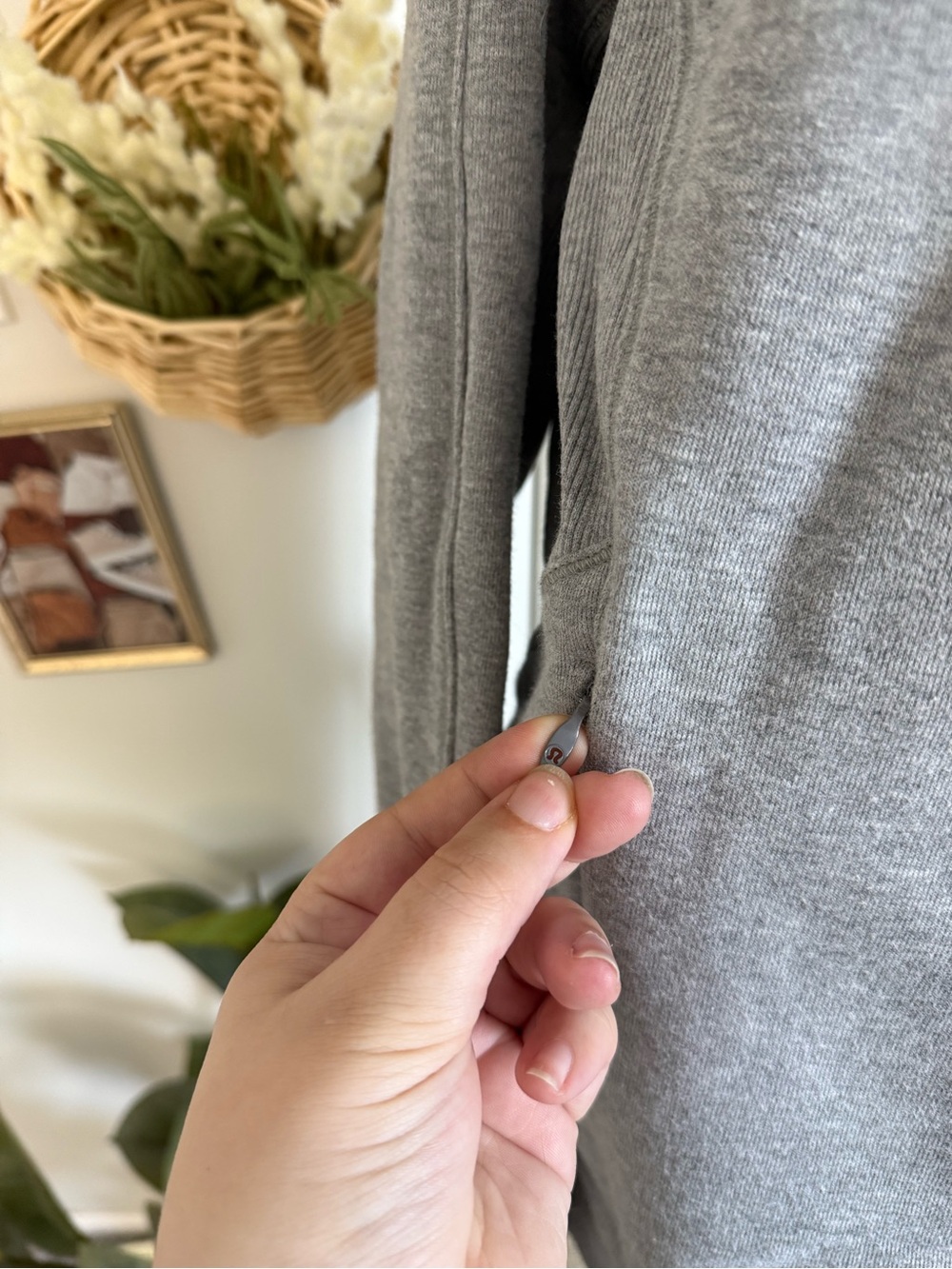 Lululemon Heather Gray Under Wraps Pullover Hoodie Size 8 - Picture 8 of 10